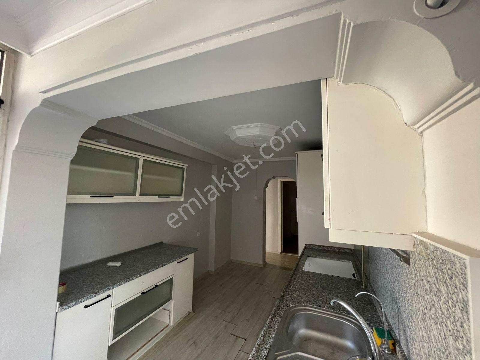 Konak İnönü Mahallesi'nde Merkezi Konumda Satılık 2+1 — fotoğraf 24