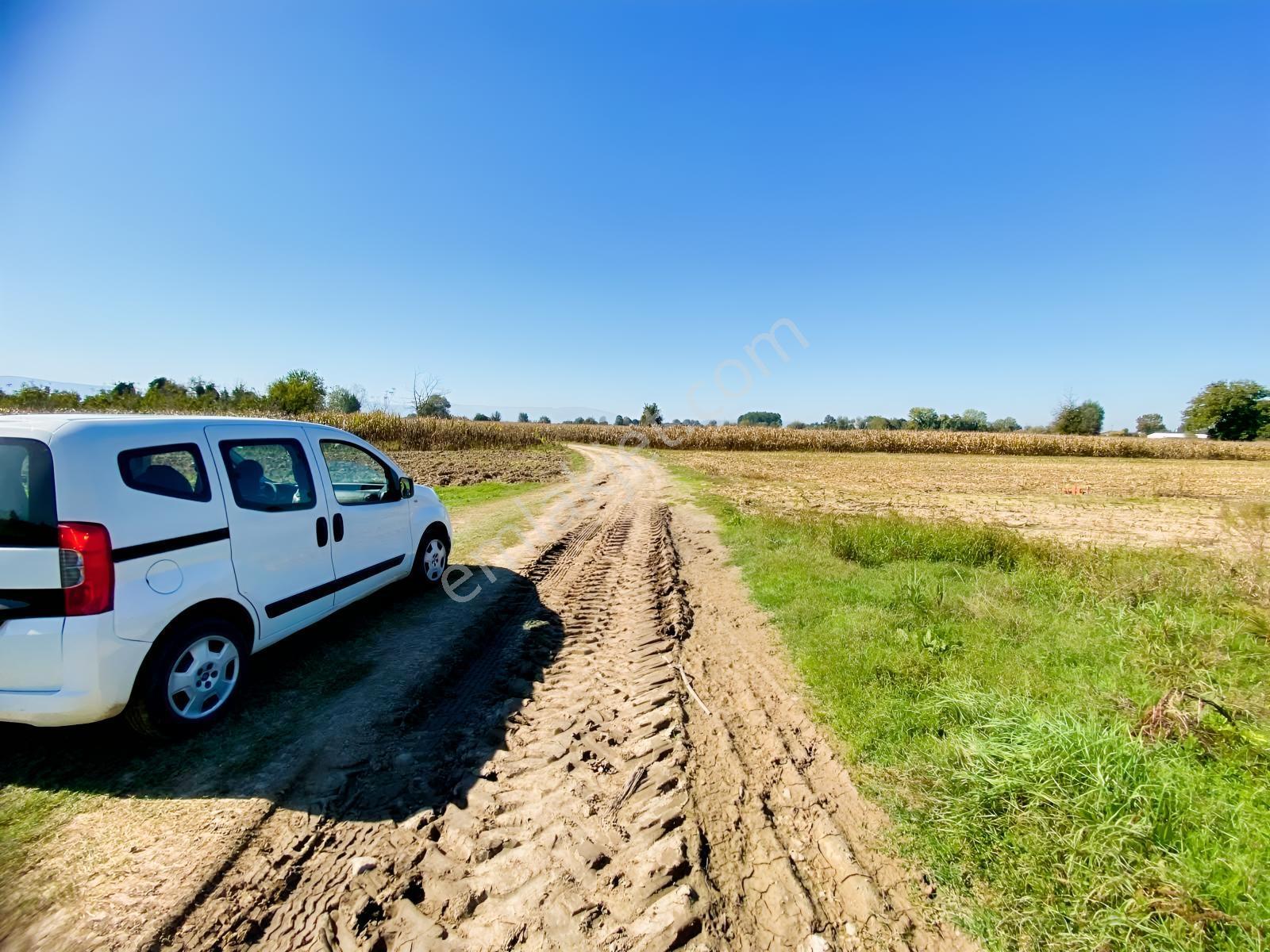 Budaklar Merkeze 3 Dk | Ulaşımı Kolay 692 M² Satılık Tarla — fotoğraf 3