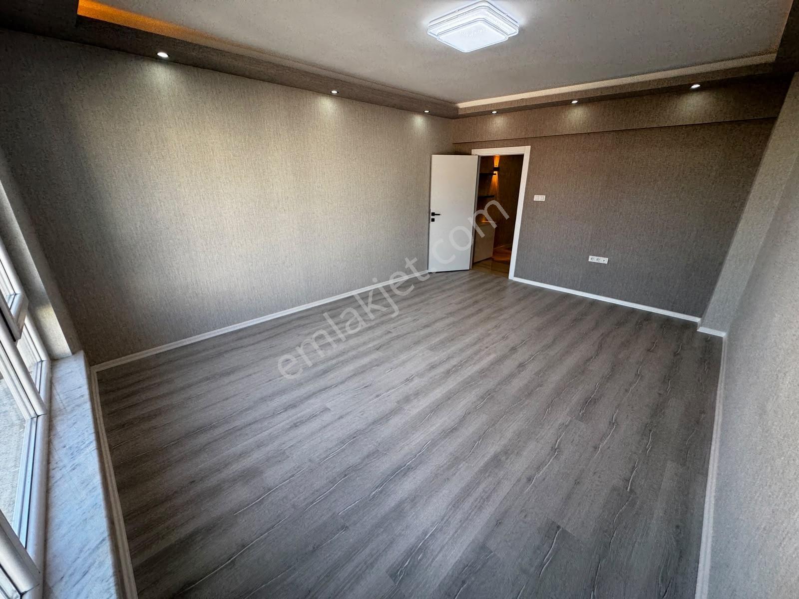Öz'den Şehitler Metro Osmanlı Pazarı Yakını Lüx Yapılı 3+1 130m² — fotoğraf 6