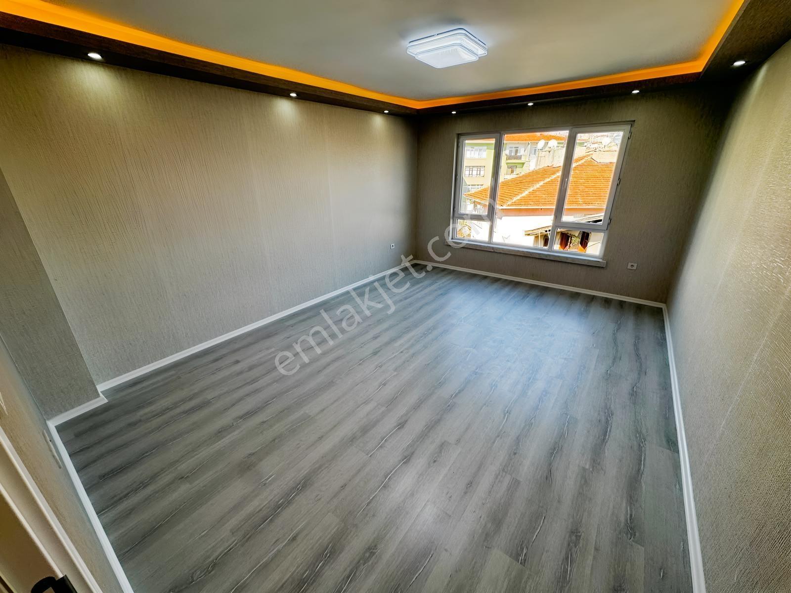 Öz'den Şehitler Metro Osmanlı Pazarı Yakını Lüx Yapılı 3+1 130m² — fotoğraf 7