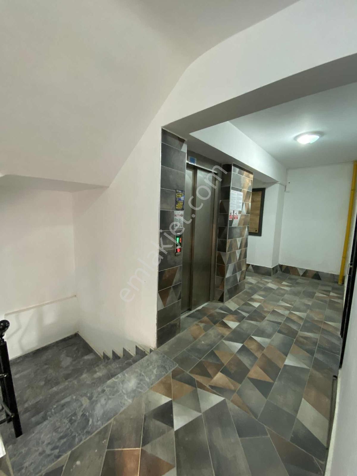 Dubleks 1+1 Kendine Özel Bahçesi Olan Havuzlu Sitede — fotoğraf 4