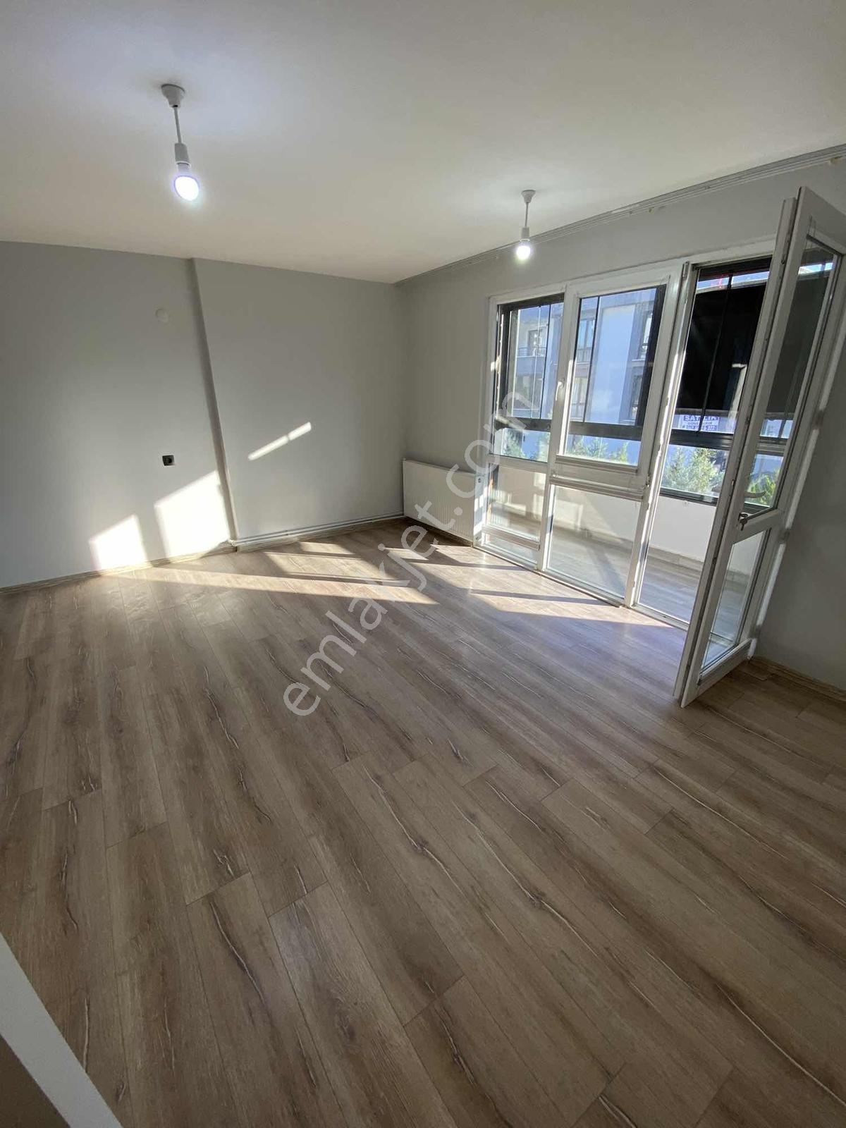 Dubleks 1+1 Kendine Özel Bahçesi Olan Havuzlu Sitede — fotoğraf 11