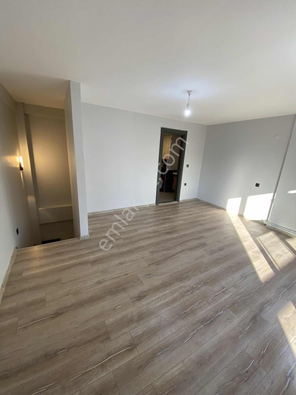 Dubleks 1+1 Kendine Özel Bahçesi Olan Havuzlu Sitede — fotoğraf 15