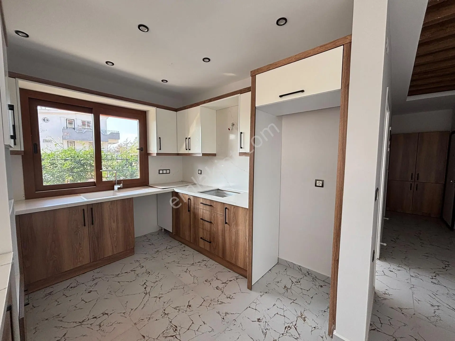 Kuşadası Davutlar’da Tam Müstakil, Özel Havuzlu 4+1 Lüks Satılık Villa — fotoğraf 3