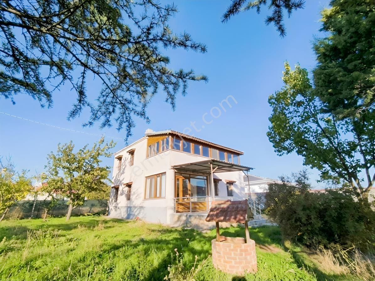 İmişehirde 500 M² Bahçeli Ayrık Nizam 4+1 Müstakil Ev / Villa