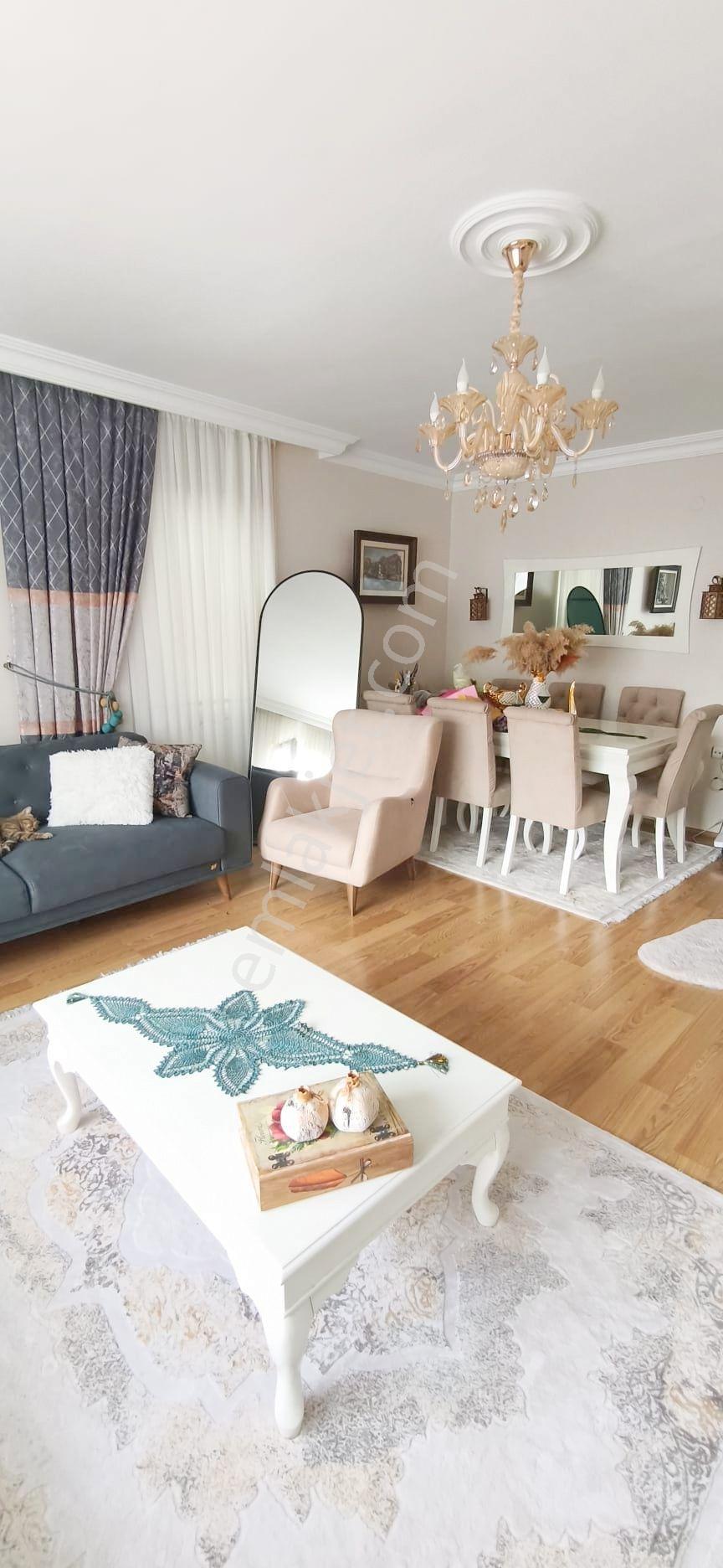 Hemdem Gayrimenkul'den Ayyıldız'da Asansörlü Arakat Ön Cephe Geniş Yapılı Site İçi 3+1 Satılık Daire — fotoğraf 3