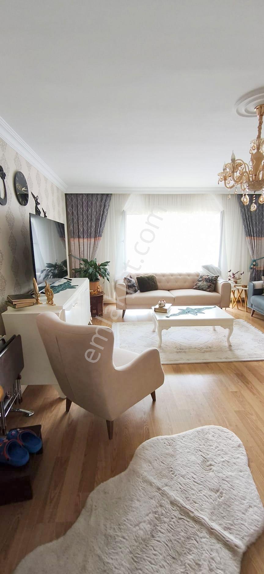 Hemdem Gayrimenkul'den Ayyıldız'da Asansörlü Arakat Ön Cephe Geniş Yapılı Site İçi 3+1 Satılık Daire — fotoğraf 4