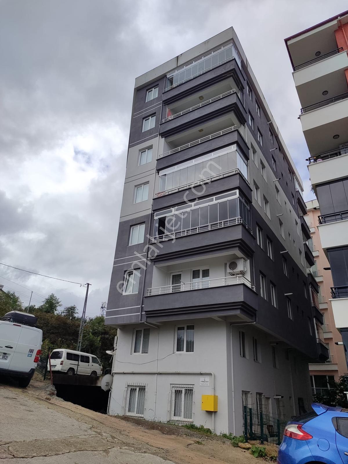 Bulancak İhsaniyede Satılık 3+1 Arakat Daire — fotoğraf 2