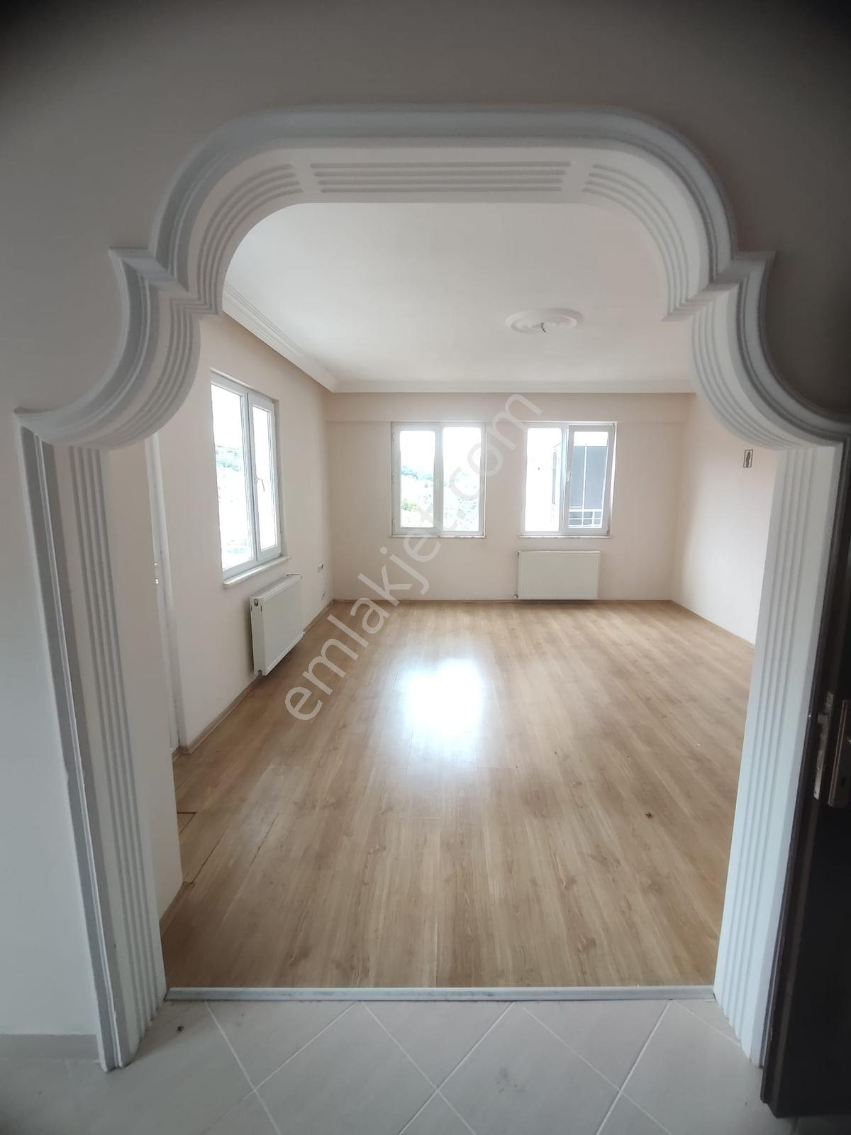 Bulancak İhsaniyede Satılık 3+1 Arakat Daire — fotoğraf 12