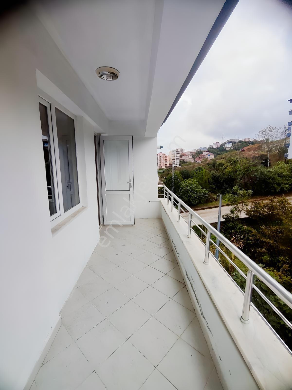 Bulancak İhsaniyede Satılık 3+1 Arakat Daire — fotoğraf 17