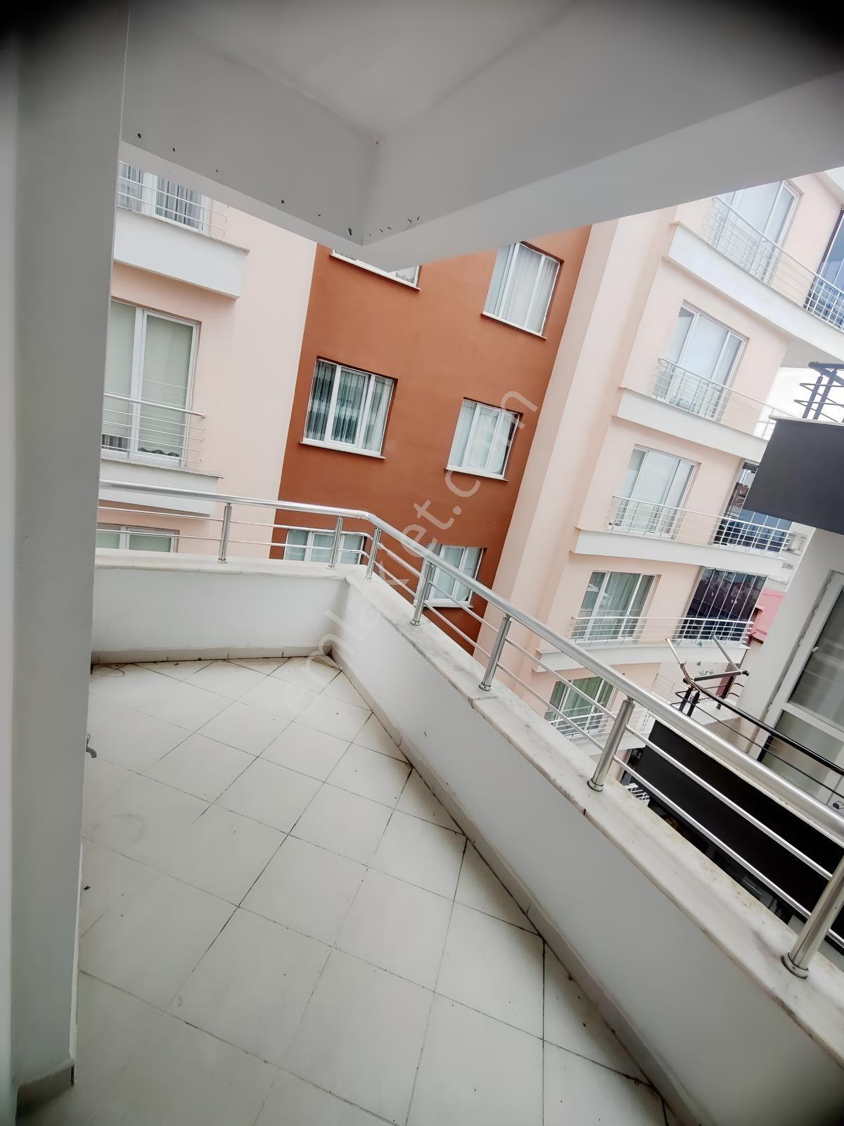Bulancak İhsaniyede Satılık 3+1 Arakat Daire — fotoğraf 20