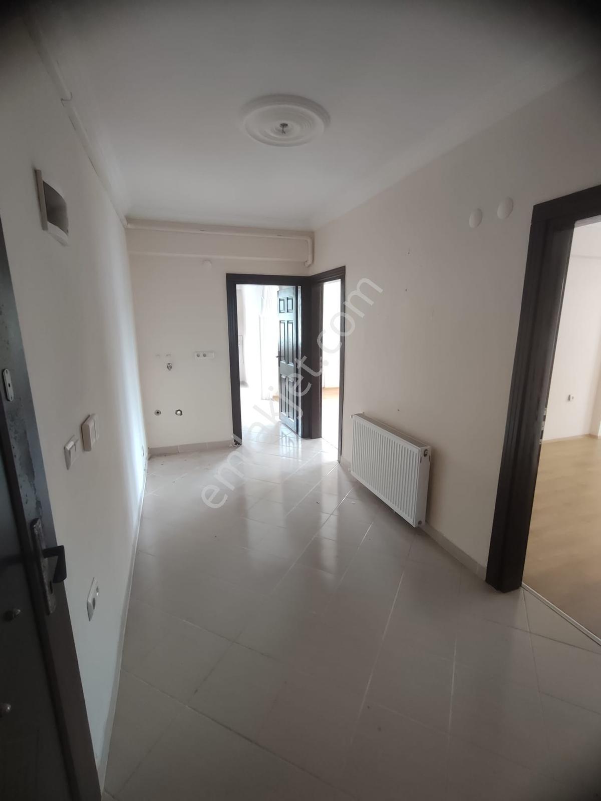 Bulancak İhsaniyede Satılık 3+1 Arakat Daire — fotoğraf 21