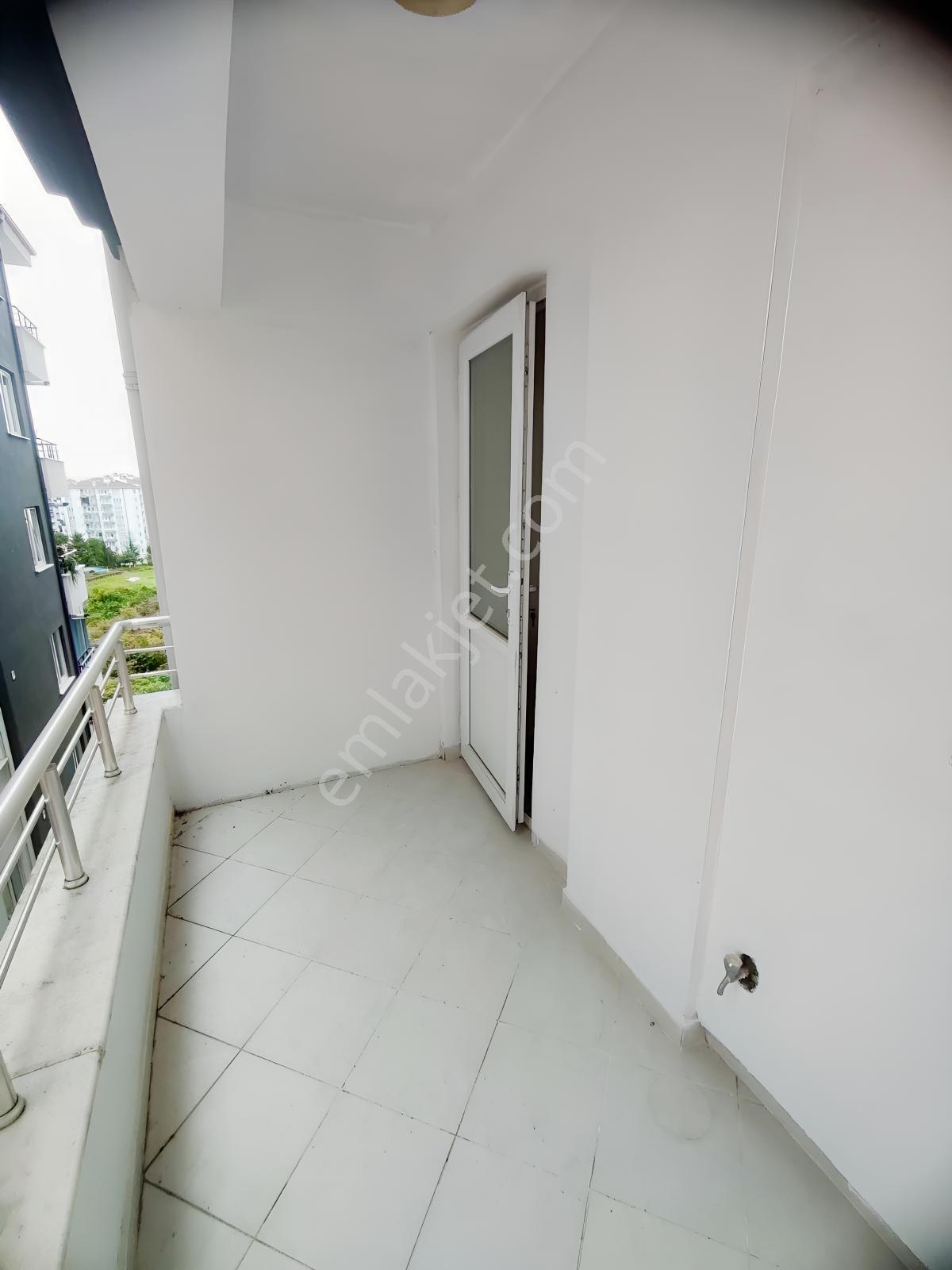 Bulancak İhsaniyede Satılık 3+1 Arakat Daire — fotoğraf 22