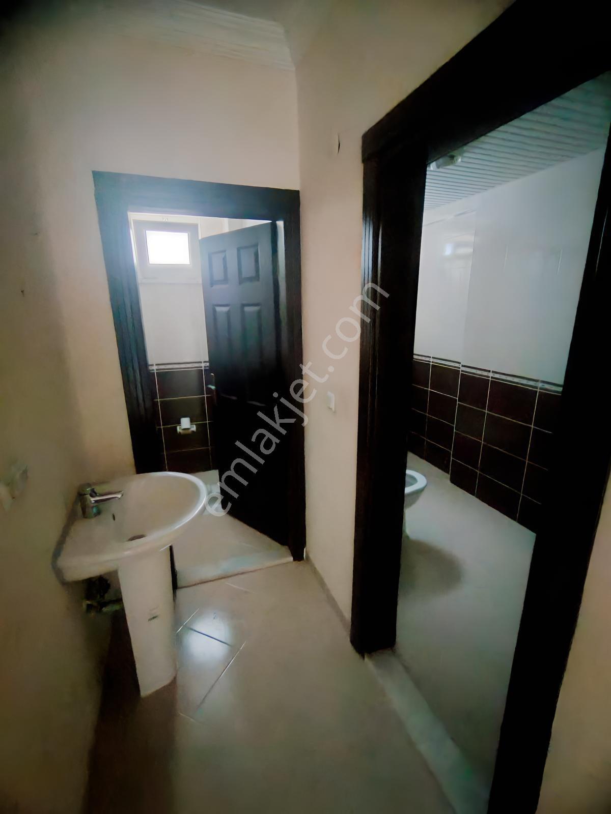 Bulancak İhsaniyede Satılık 3+1 Arakat Daire — fotoğraf 29