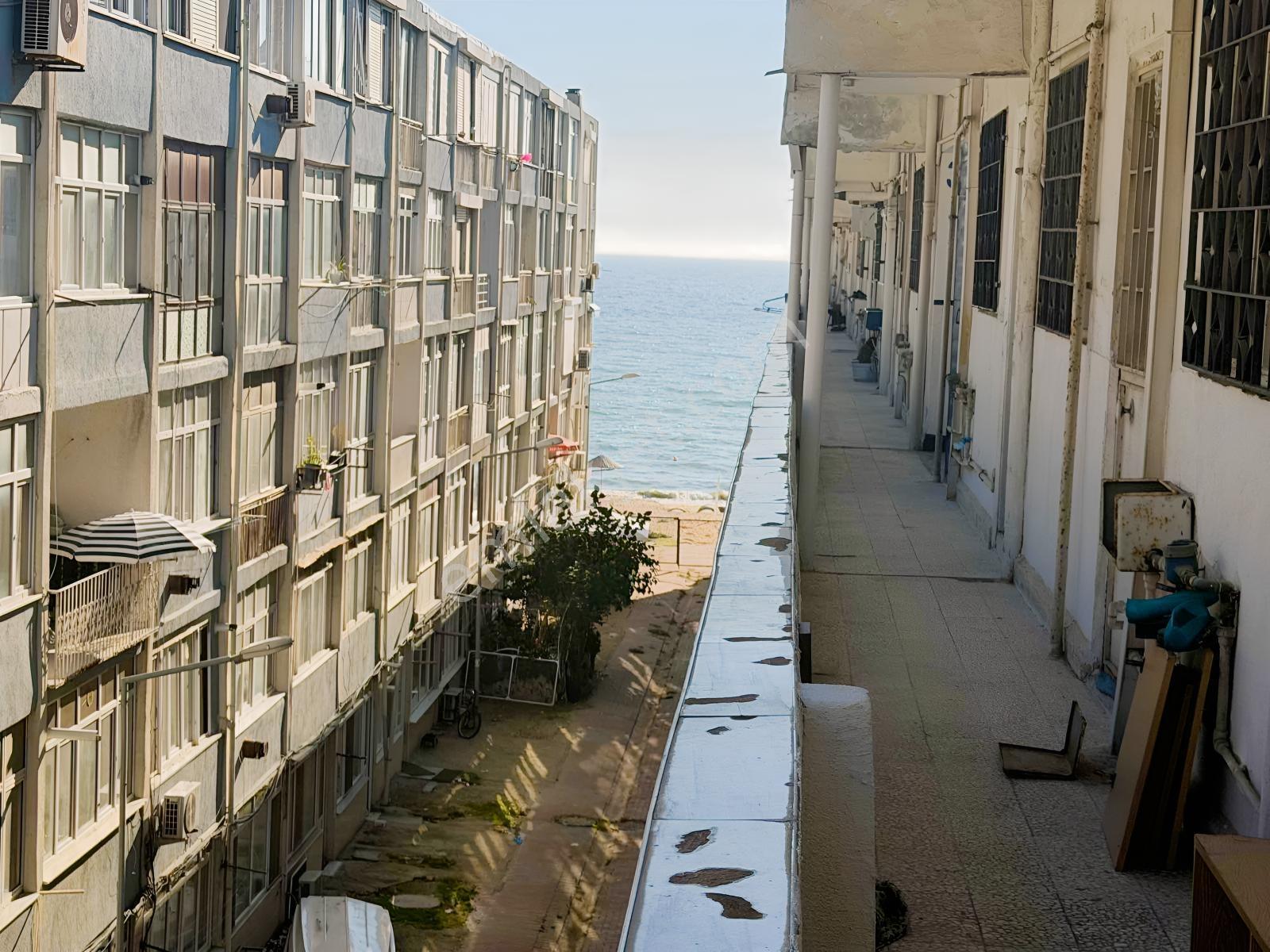 Kumburgaz Denize Sıfır Sitede Eşyalı 1+1