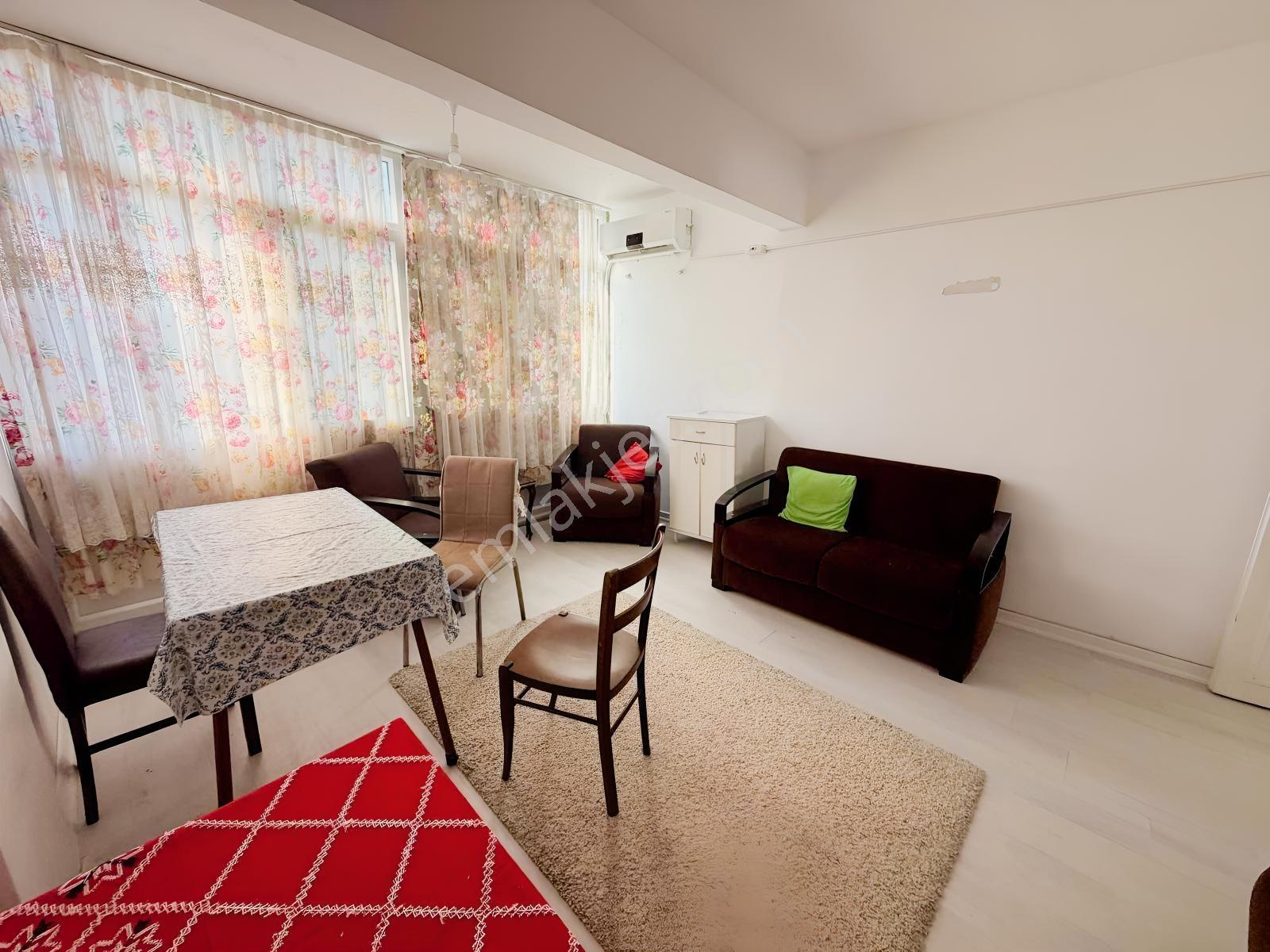 Kumburgaz Denize Sıfır Sitede Eşyalı 1+1 — fotoğraf 4