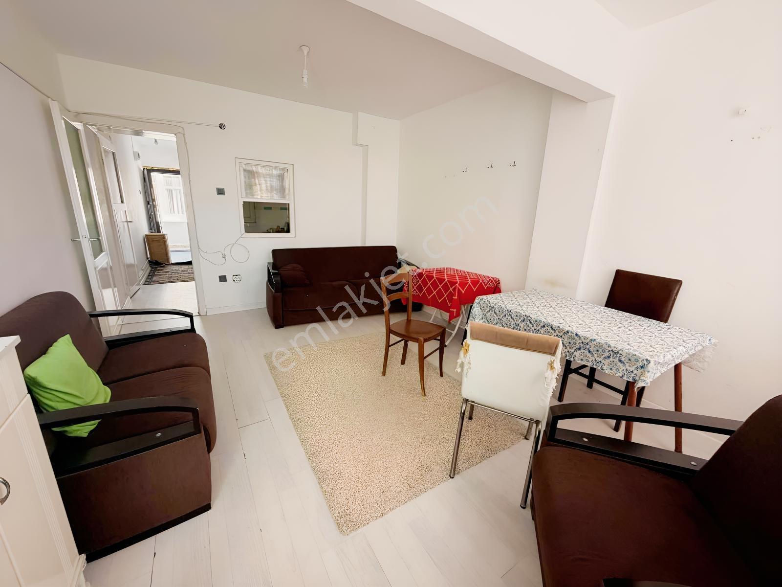 Kumburgaz Denize Sıfır Sitede Eşyalı 1+1 — fotoğraf 5