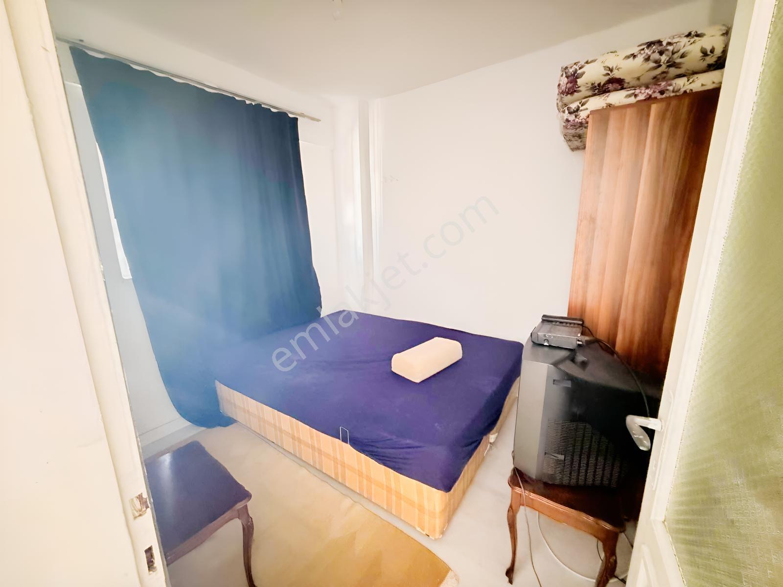 Kumburgaz Denize Sıfır Sitede Eşyalı 1+1 — fotoğraf 9