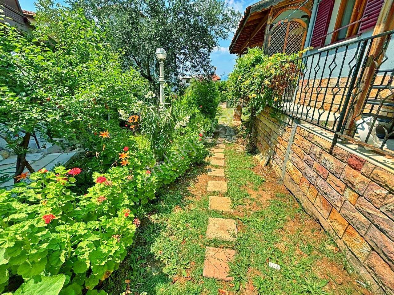 Uytundan Pelitköyde Denize 150 Metre Bahçe Kullanımlı 3+1 Villa — fotoğraf 6