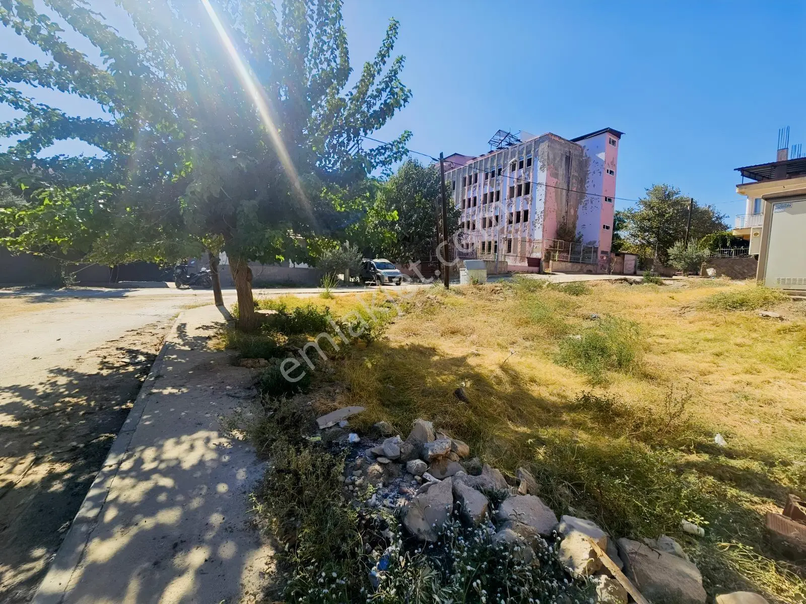 Manisa Alaşehir Beşeylül Mahallesinde Satılık 135 M2 Arsa