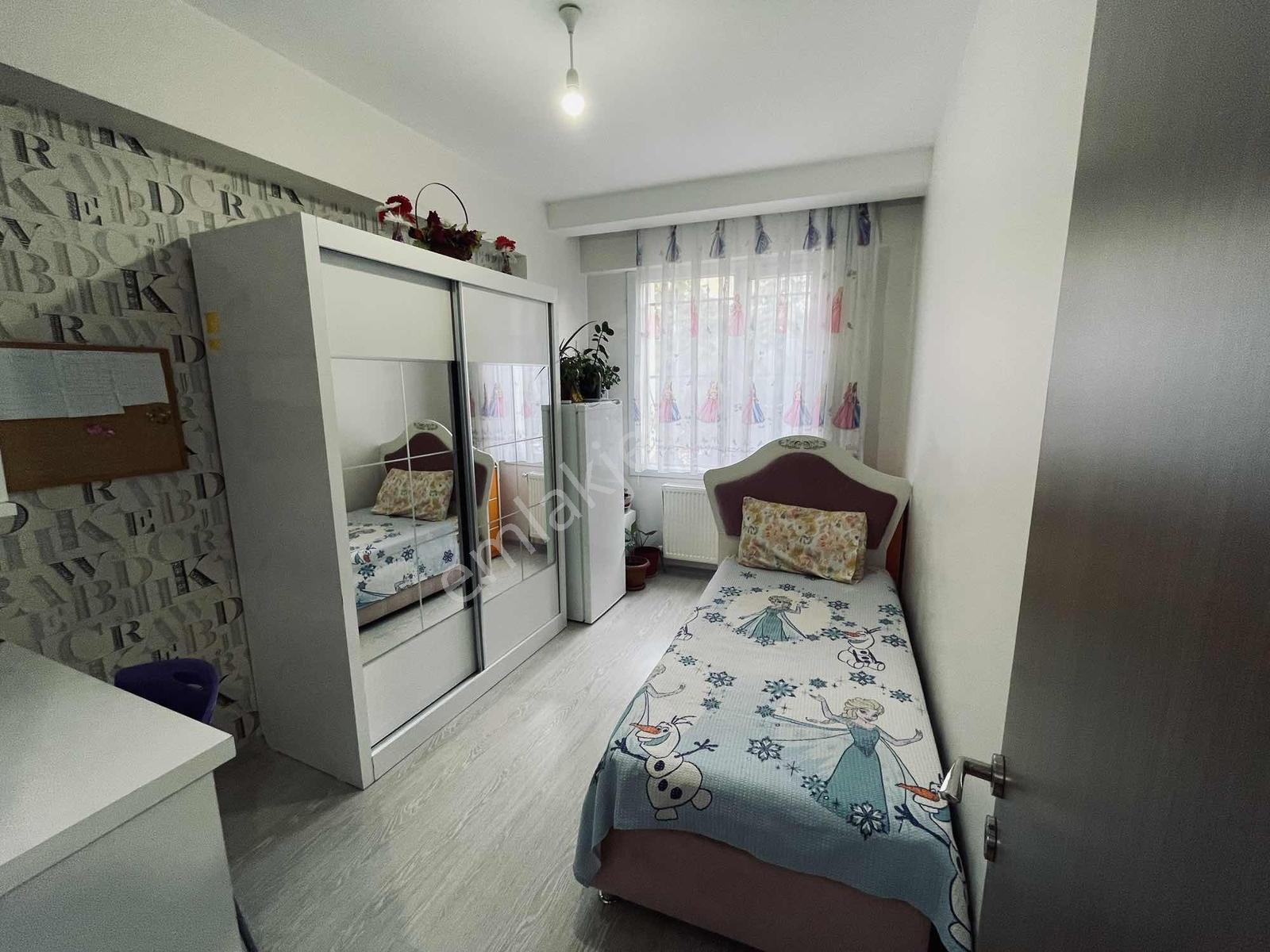 Toptancılar Civarı Siteli Güvenlikli Acil Satılık 4+1 — fotoğraf 9