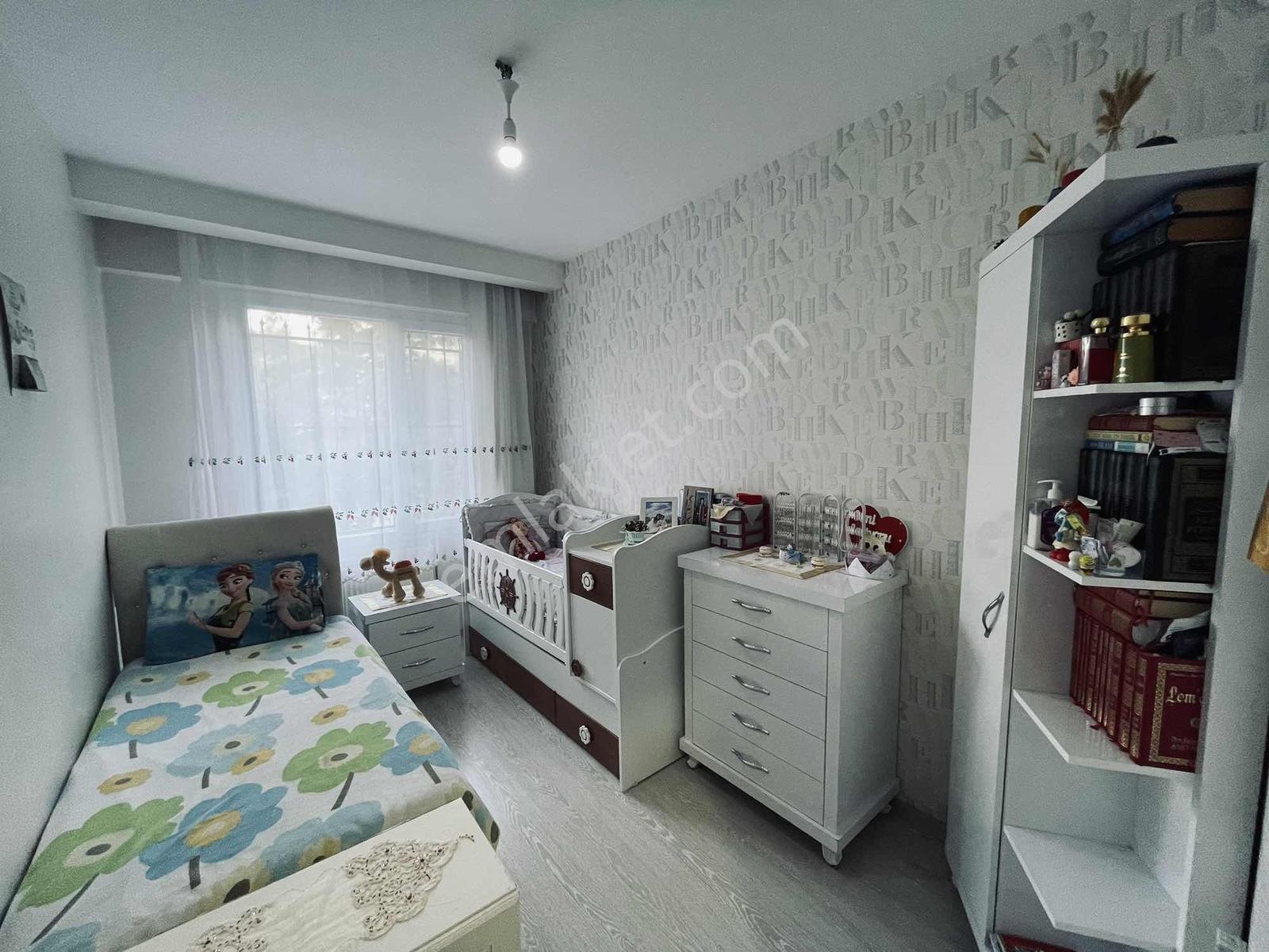 Toptancılar Civarı Siteli Güvenlikli Acil Satılık 4+1 — fotoğraf 10
