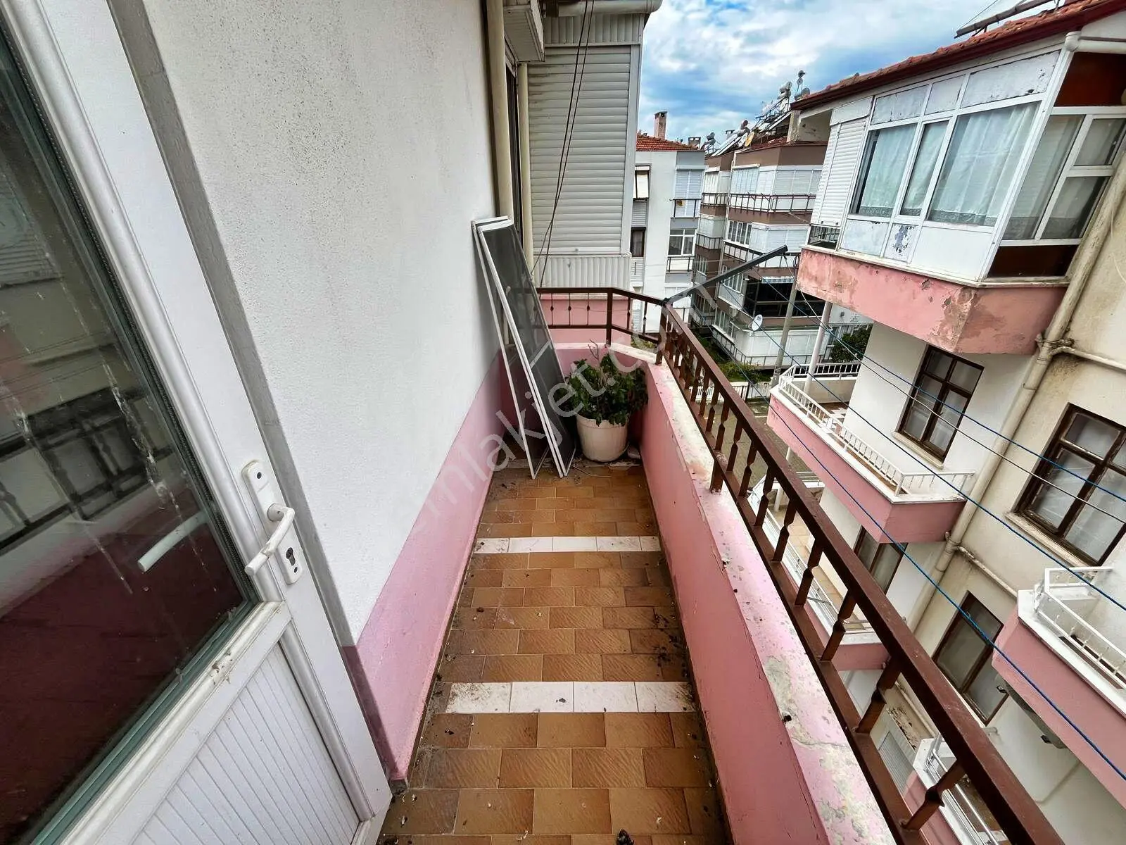 🛑🛑aktif'ten Akçay'da Satılık Çift Balkonlu Barbekülü Ön Cephe 2+1 Daire — fotoğraf 4