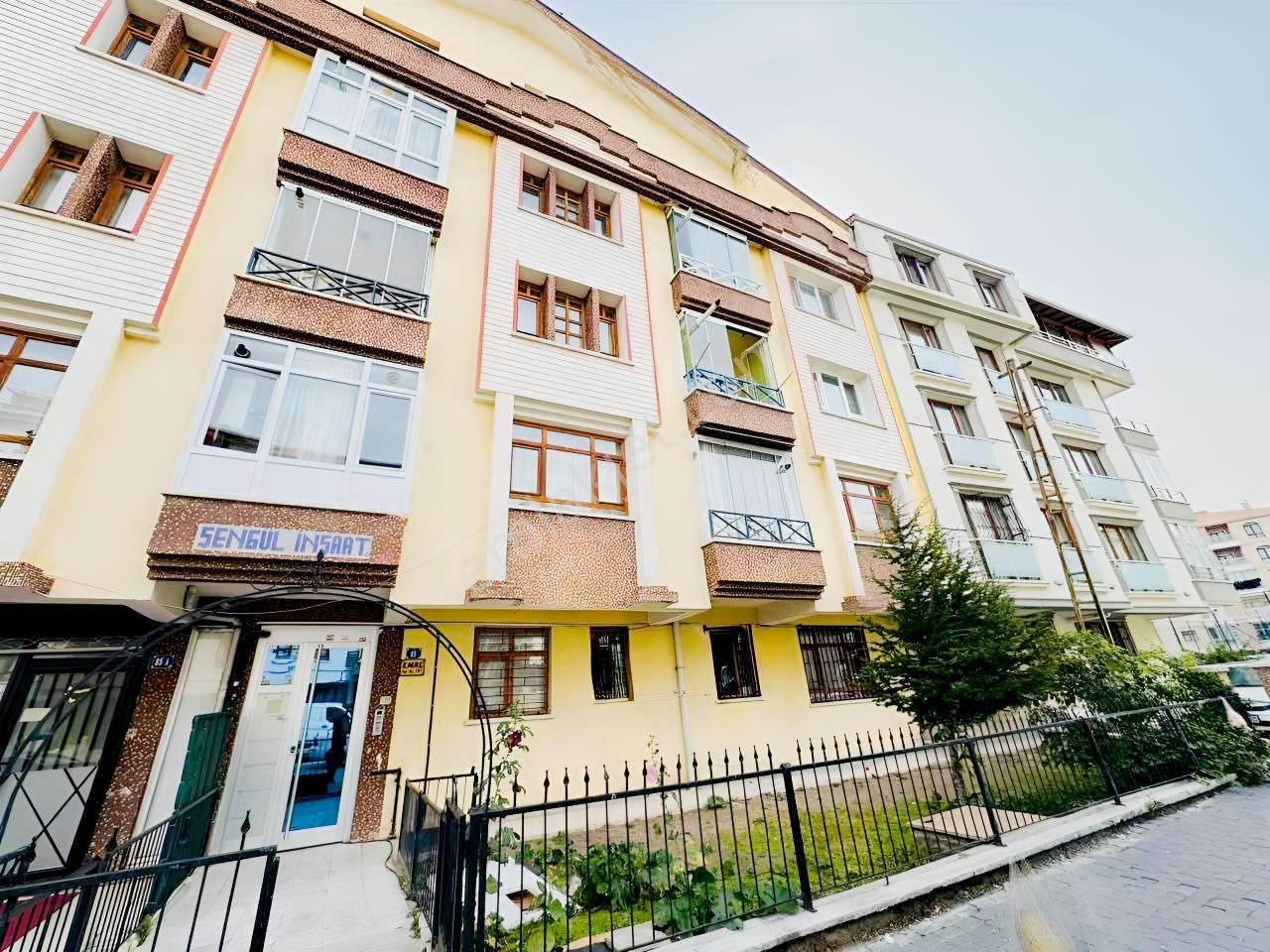 Keçiören Hacı Ayşe İlkokulu Yanı Satılık 3+1 Daire
