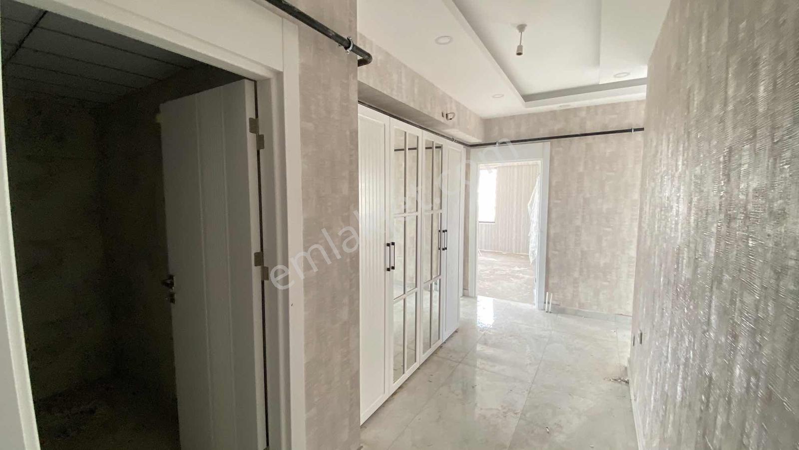Ümit Emlak|acilataşehir Mah.ana Cadde Üzeri 3+1 Daireler|ara Kat — fotoğraf 2