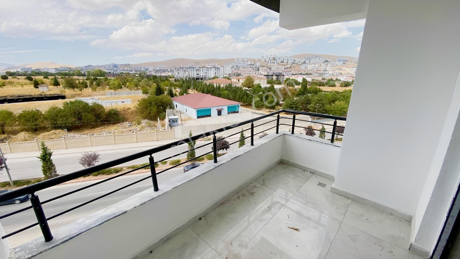 Ümit Emlak|acilataşehir Mah.ana Cadde Üzeri 3+1 Daireler|ara Kat — fotoğraf 7