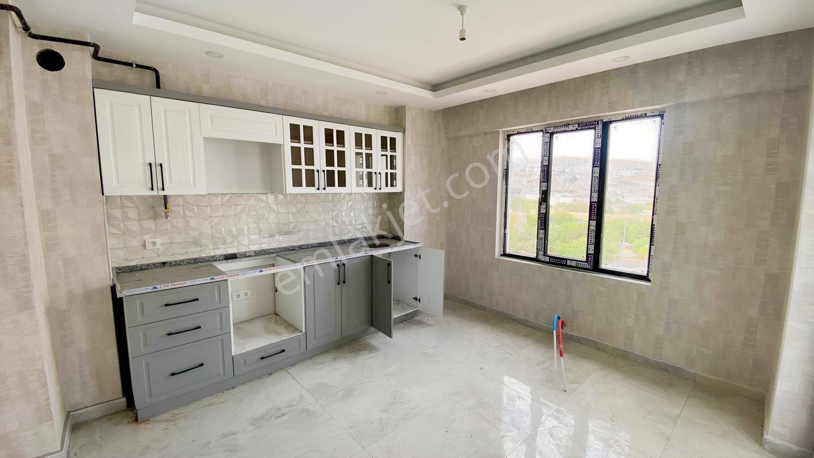 Ümit Emlak|acilataşehir Mah.ana Cadde Üzeri 3+1 Daireler|ara Kat — fotoğraf 12