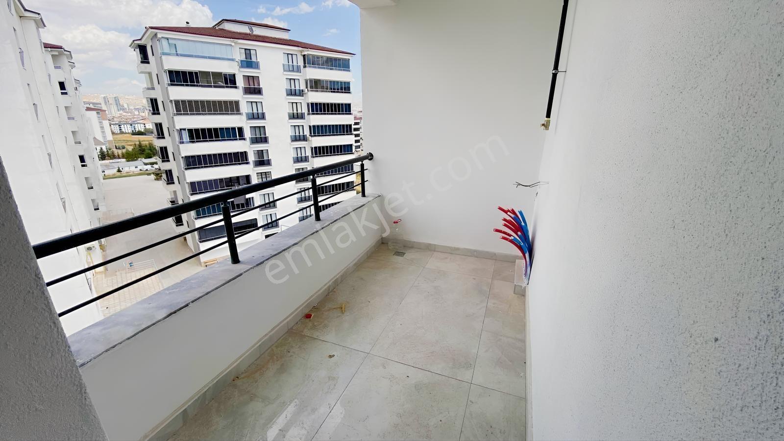 Ümit Emlak|acilataşehir Mah.ana Cadde Üzeri 3+1 Daireler|ara Kat — fotoğraf 13