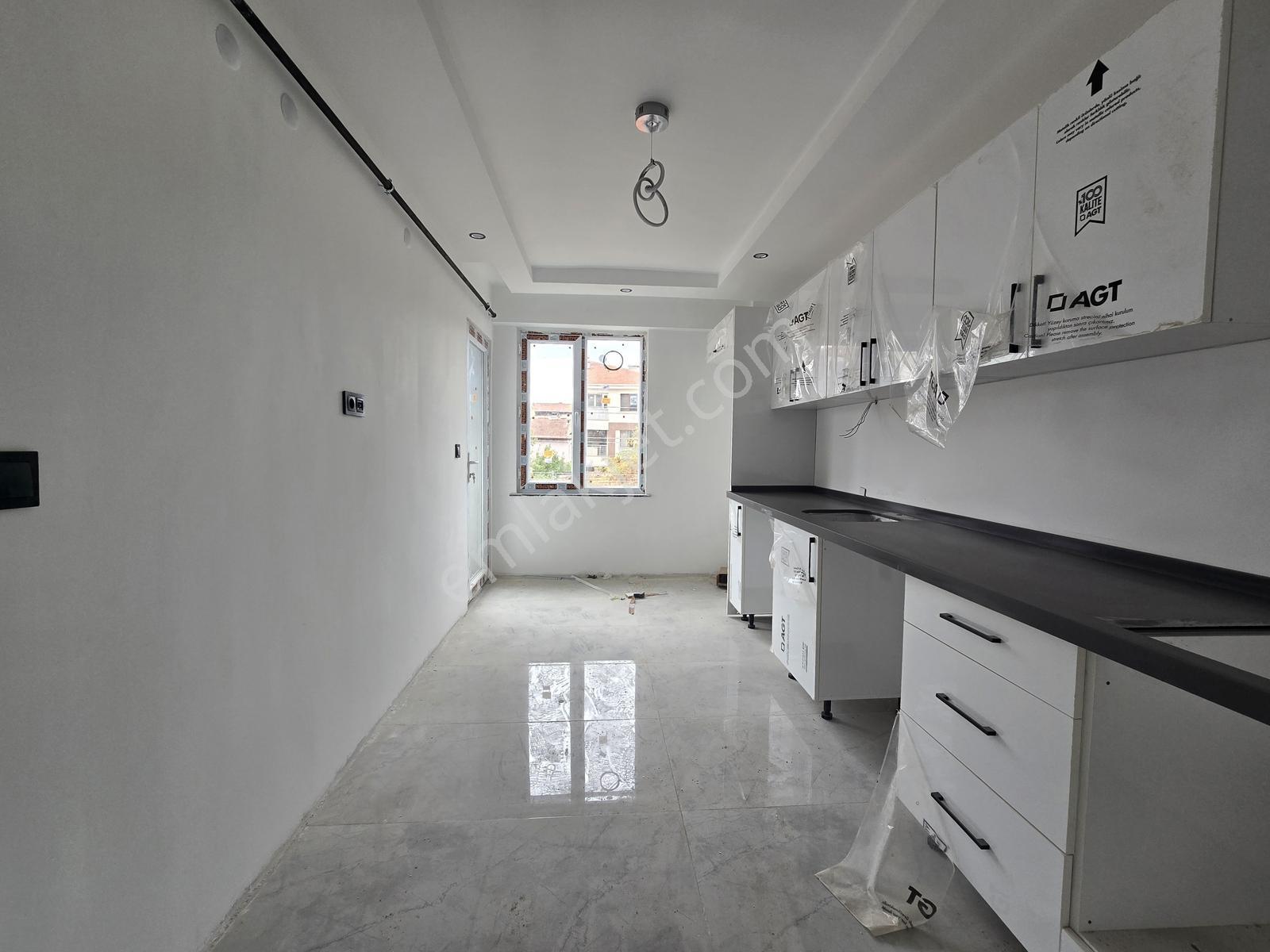 Rw Nest'ten Zafer Mh Yerden Isıtmalı, Asansörlü 2+1 Daire — fotoğraf 2