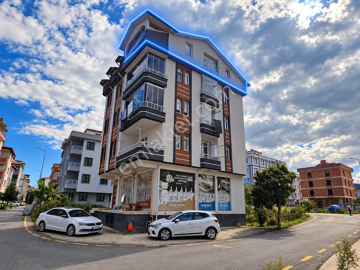 Century21den Cumhuriyetde 120 M² Net 3+1 Acil Satılık — fotoğraf 2