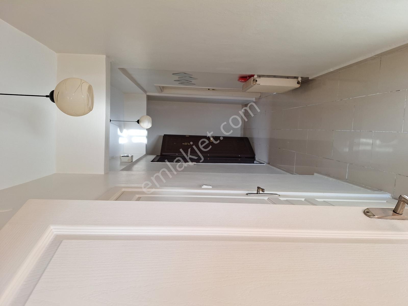 Eyüp Merkez Mahallesinde 3+1 Ferah Manzaralı Akkuzu G.menkulden! — fotoğraf 4