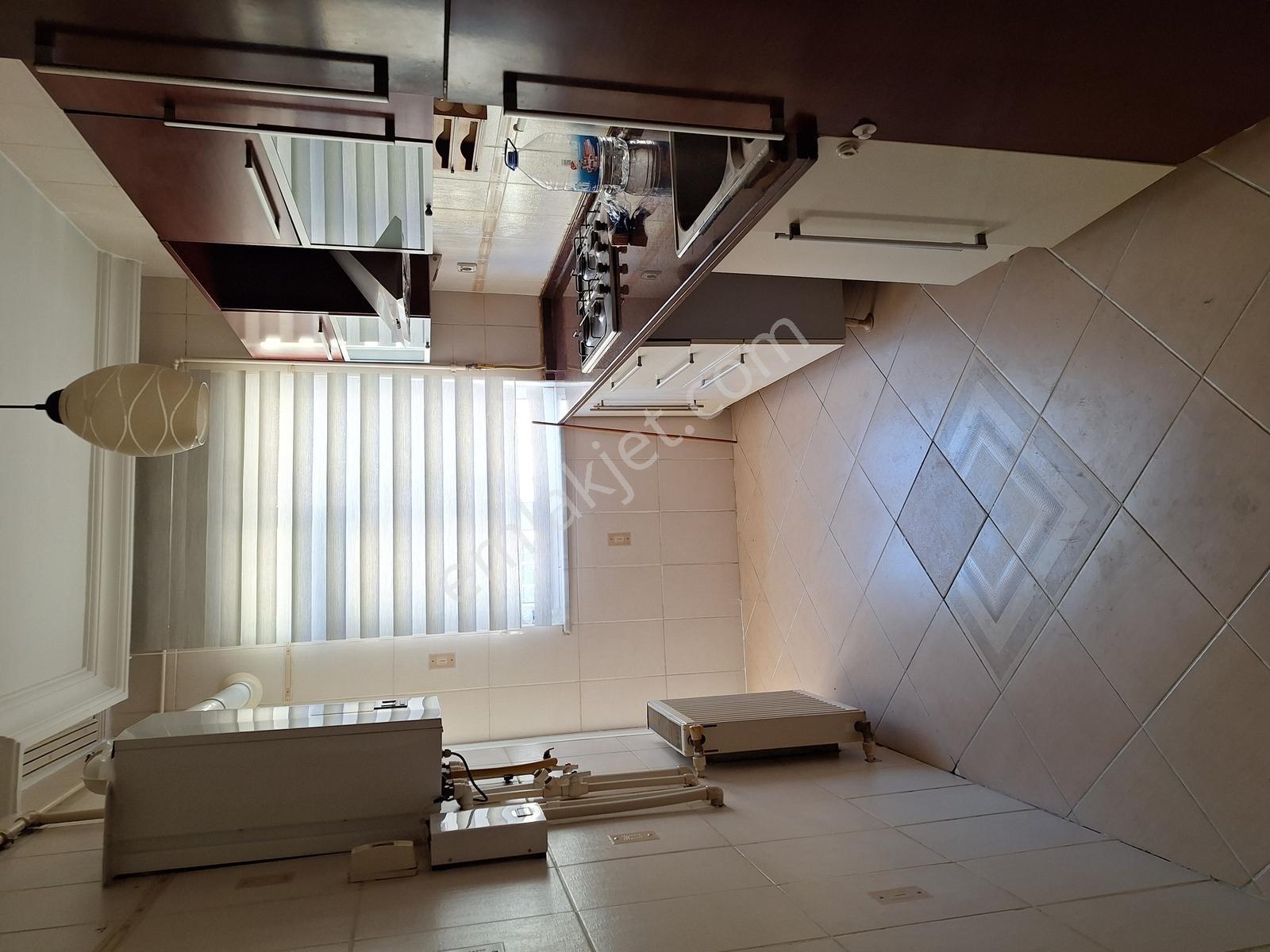Eyüp Merkez Mahallesinde 3+1 Ferah Manzaralı Akkuzu G.menkulden! — fotoğraf 8