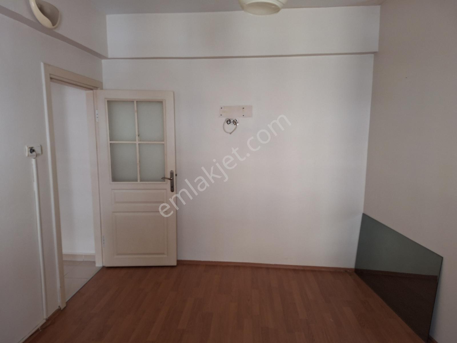 Eyüp Merkez Mahallesinde 3+1 Ferah Manzaralı Akkuzu G.menkulden! — fotoğraf 32