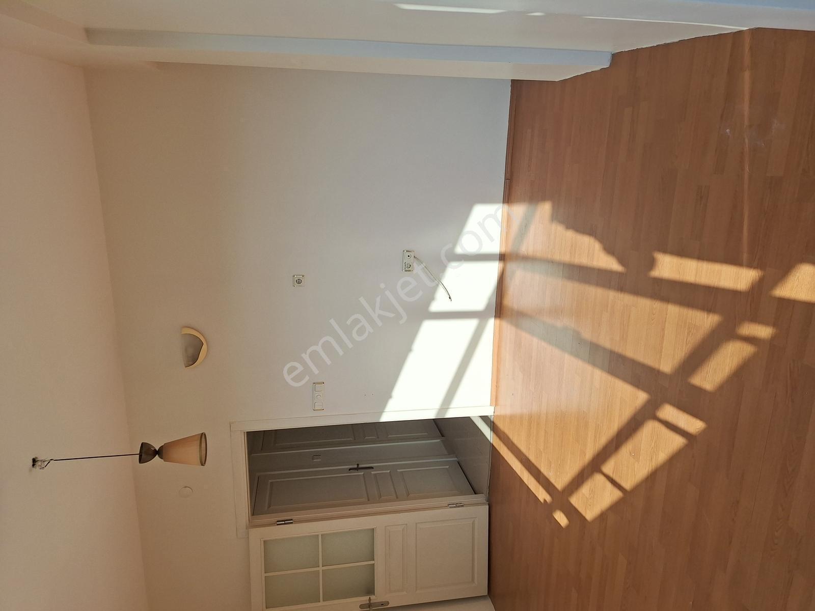 Eyüp Merkez Mahallesinde 3+1 Ferah Manzaralı Akkuzu G.menkulden! — fotoğraf 33