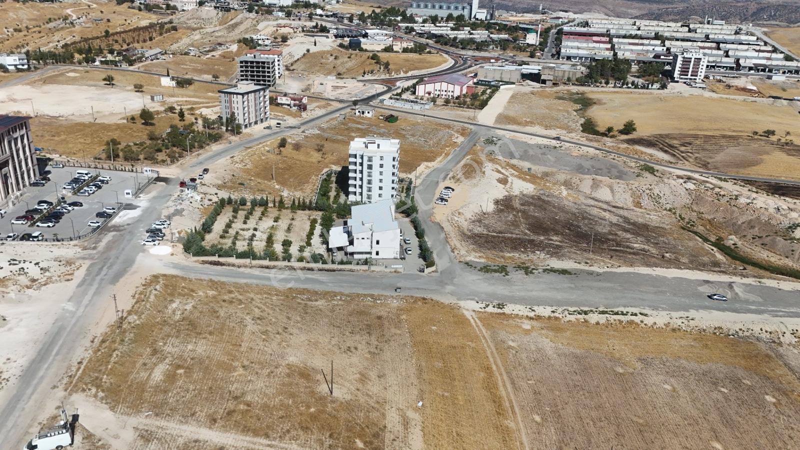 Hakev'den Yeni Adliyeye Karşısında Satılık Blok Yeri