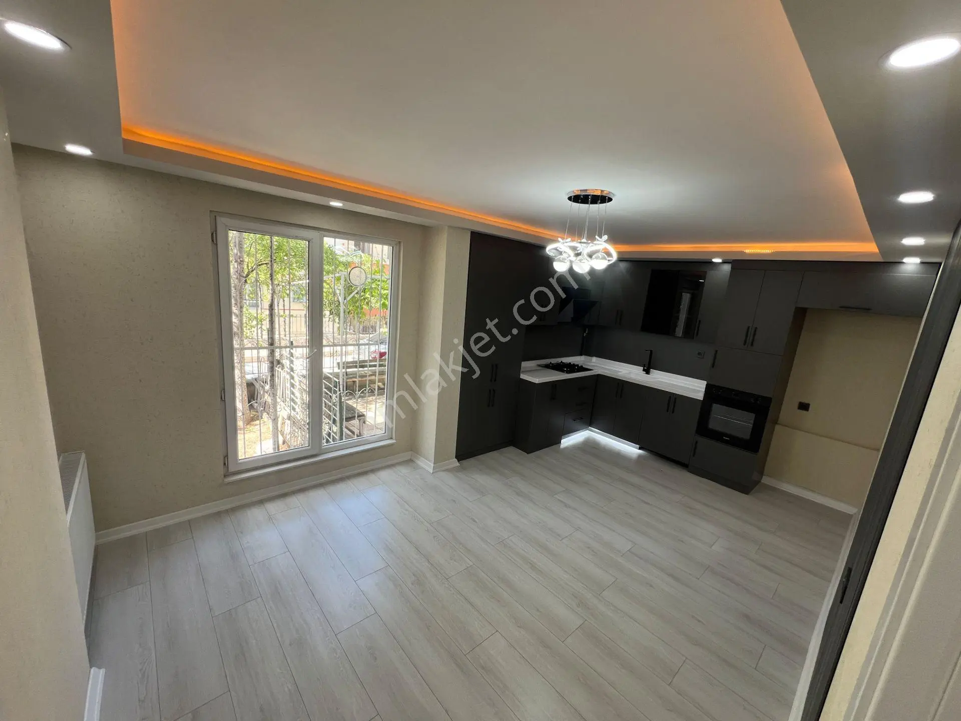 Sincan Andiçen Mah Ön Cephe Hobi Bahçeli Full Yapılı Satılık Daire — fotoğraf 3