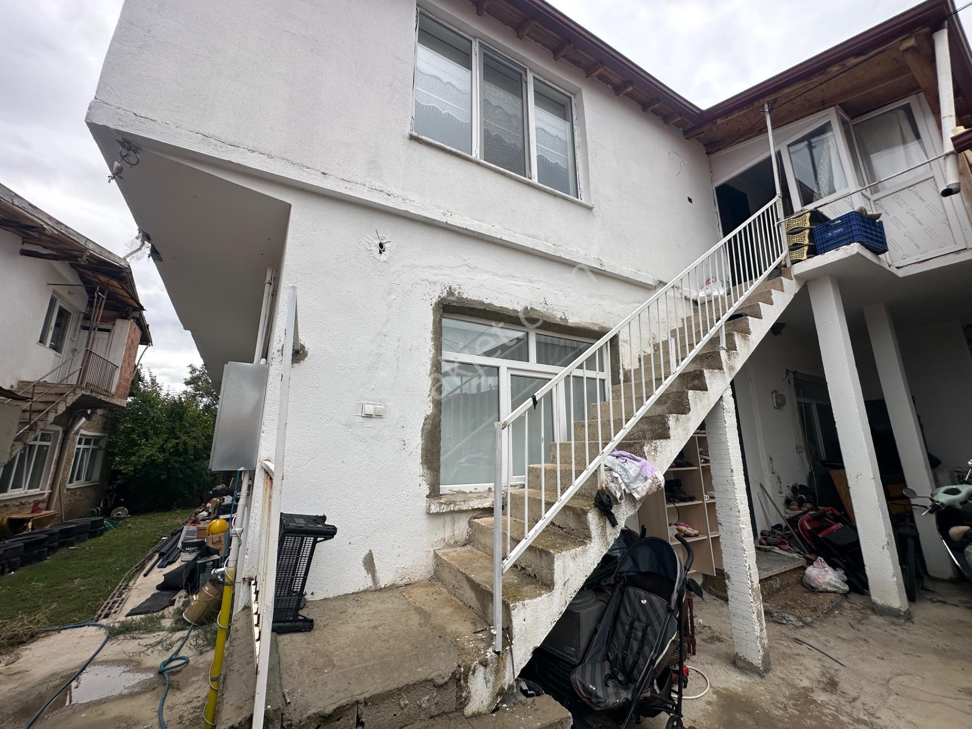 Atabey’de 263 M² Arsa İçerisinde 2 Ayrı Tapulu Müstakil Ev — fotoğraf 3