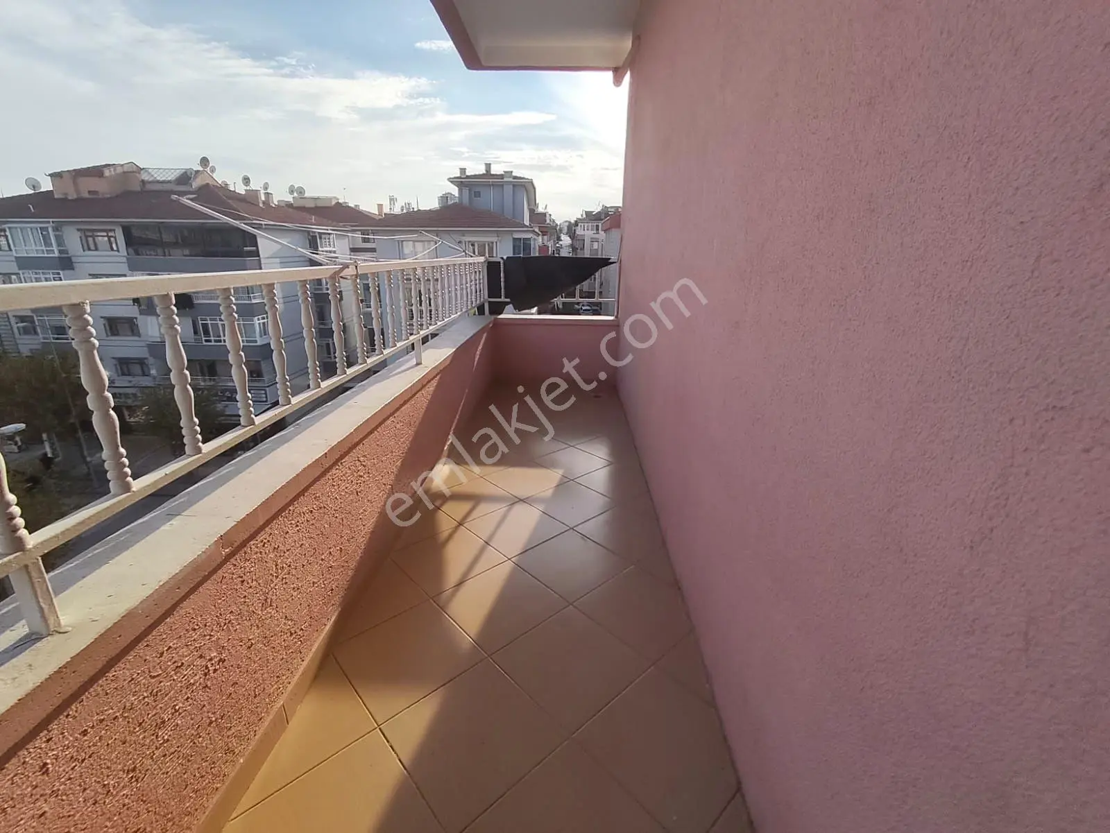 Yılmaz Gayrimenkulden Asansörlü Cadde Üzeri Masrafsız 3+1 Öncephe 3 Kat Satılık Daire Pazarlık Var — fotoğraf 3