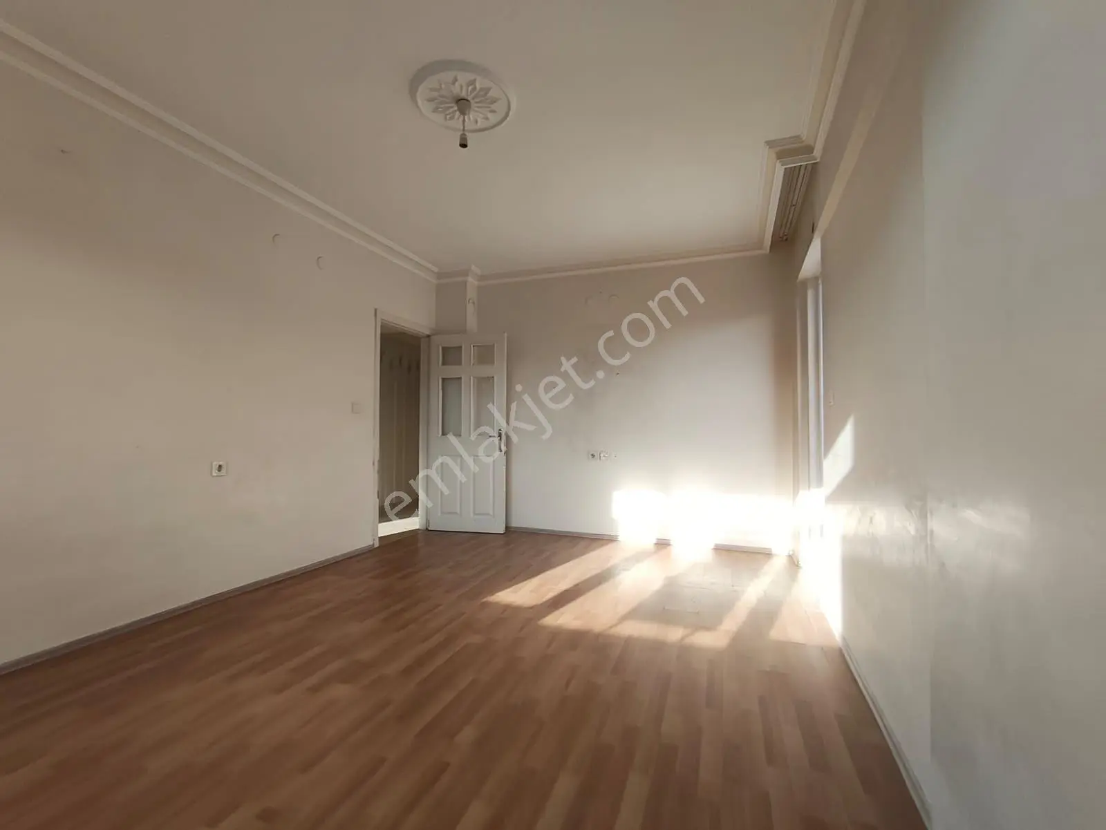 Yılmaz Gayrimenkulden Asansörlü Cadde Üzeri Masrafsız 3+1 Öncephe 3 Kat Satılık Daire Pazarlık Var — fotoğraf 10