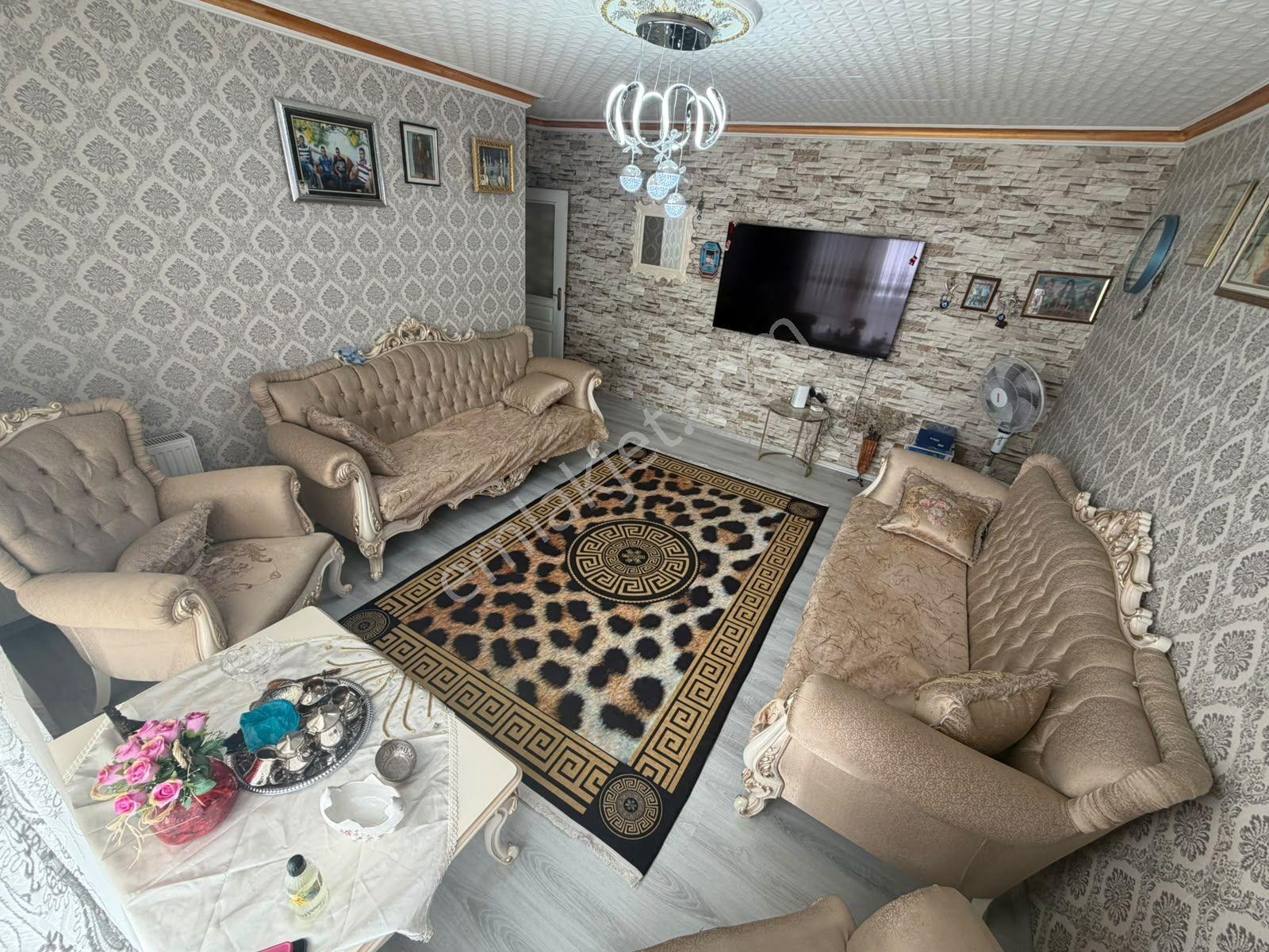 Hayal'den Malazgirt Mah'de 6+2 Tek Tapu Çift Daire Full Yapılı — fotoğraf 9