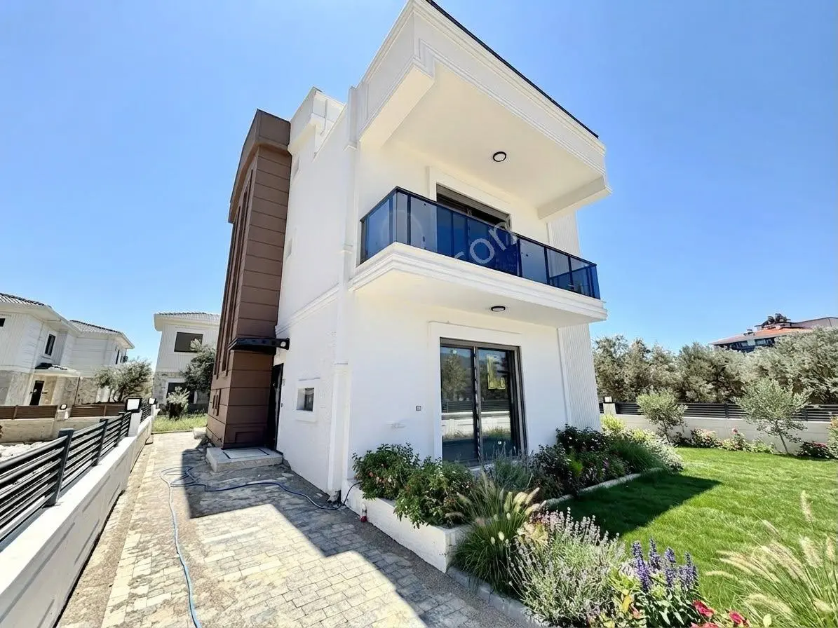 Ay Emlaktan Oksijen Deposu Zeytinli Kazdağlarında Doğa İle İç İçe Satılık 4+1 Lüks Müstakil Villa — fotoğraf 3
