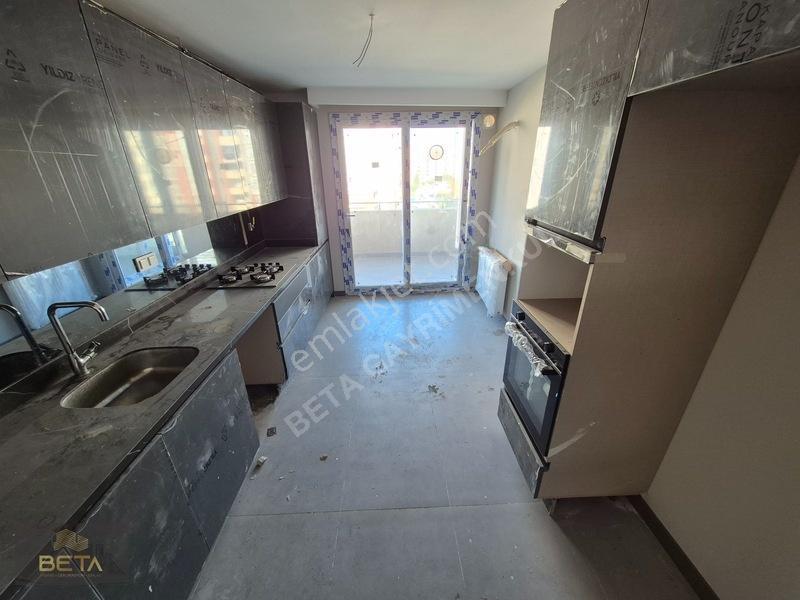 Kıyıboyunda Sosyal Donatılı Sitede Havuz Manzaralı Lüx 3+1 Daire