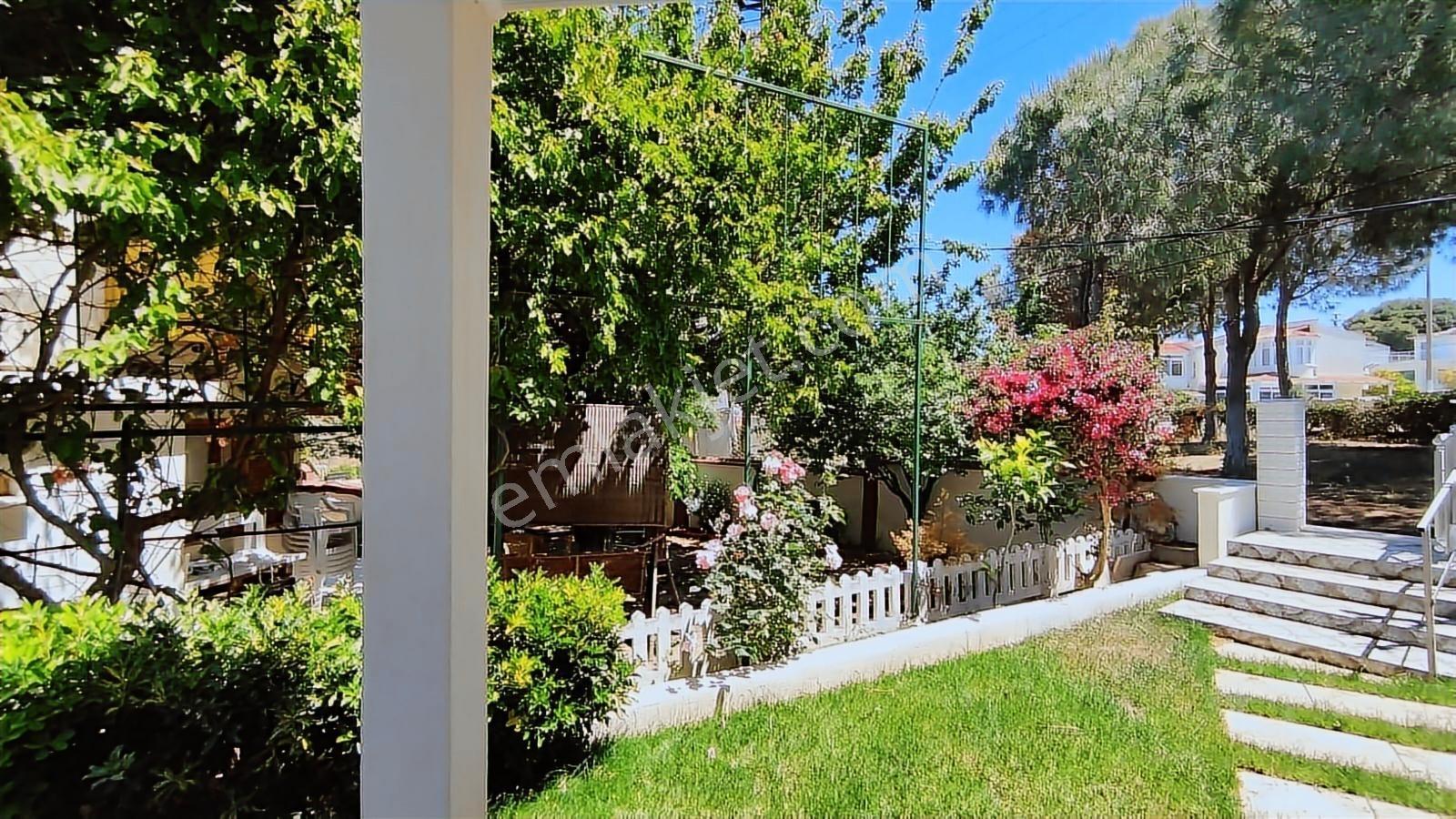 Çeşme Burcu Sitesinde Full Tadilatlı Büyük Bahçeli 3+1 Villa!!! — fotoğraf 9