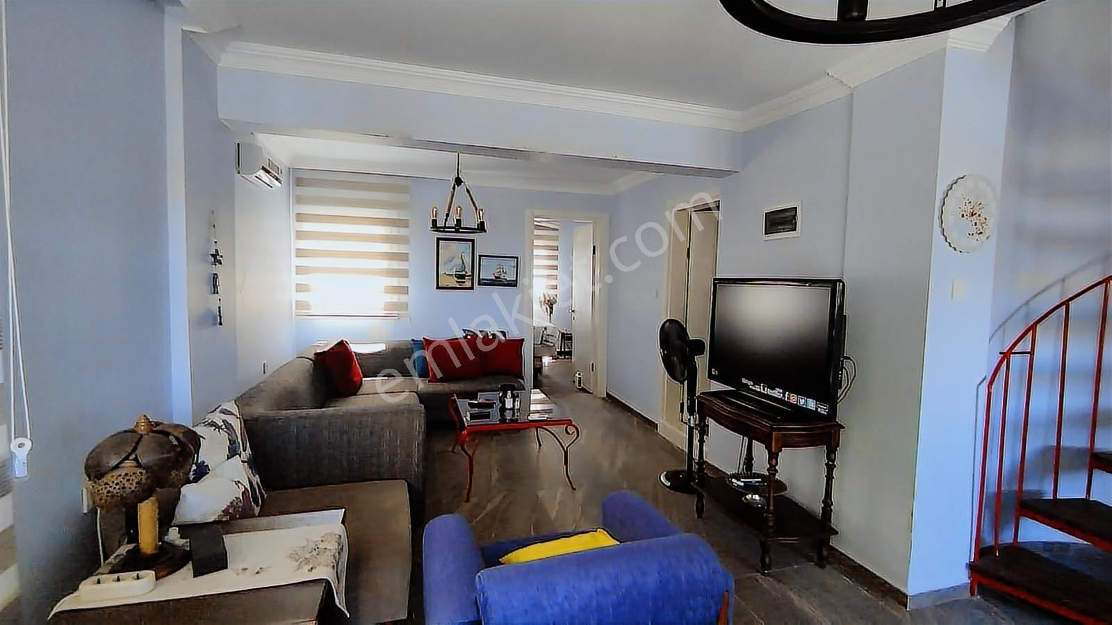 Çeşme Burcu Sitesinde Full Tadilatlı Büyük Bahçeli 3+1 Villa!!! — fotoğraf 12