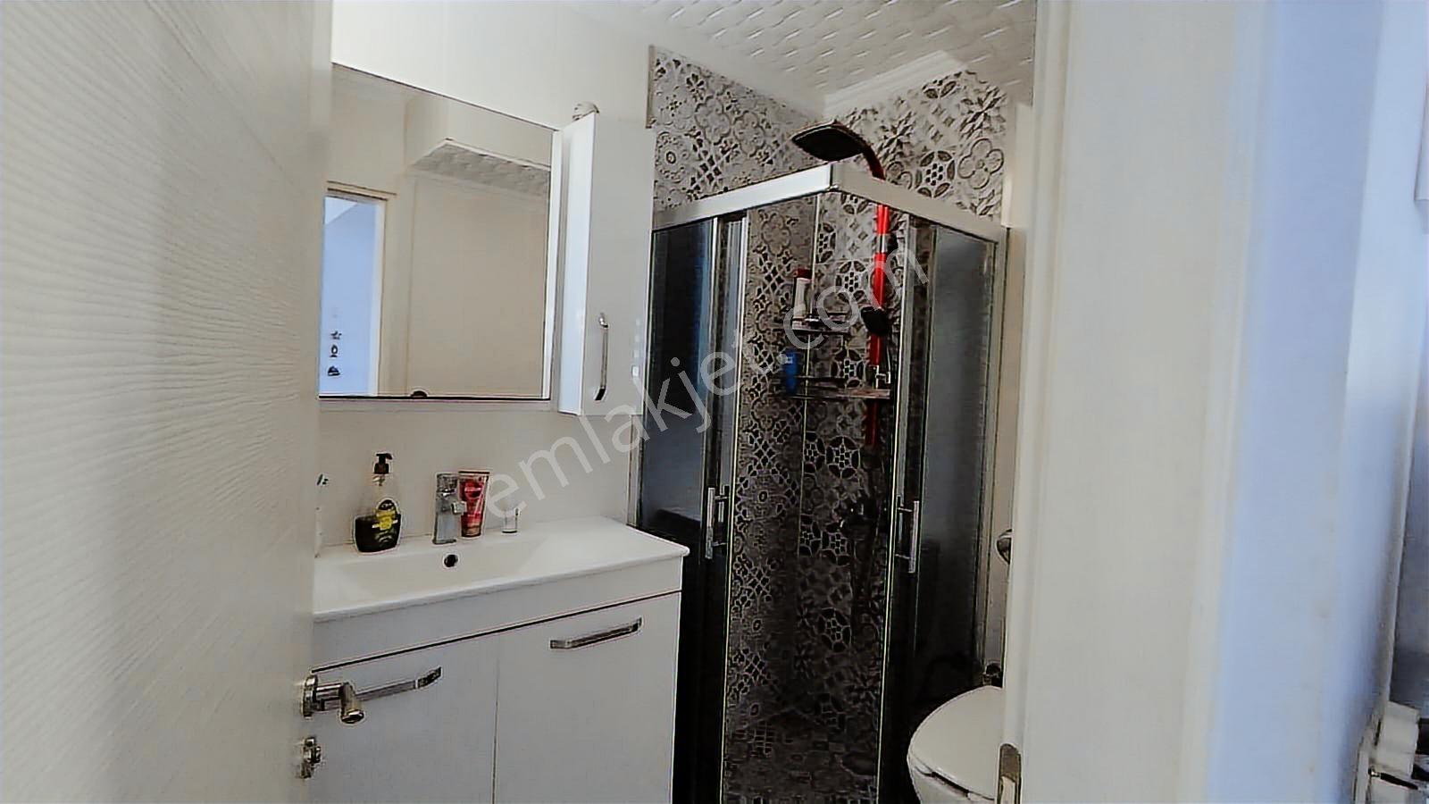Çeşme Burcu Sitesinde Full Tadilatlı Büyük Bahçeli 3+1 Villa!!! — fotoğraf 17