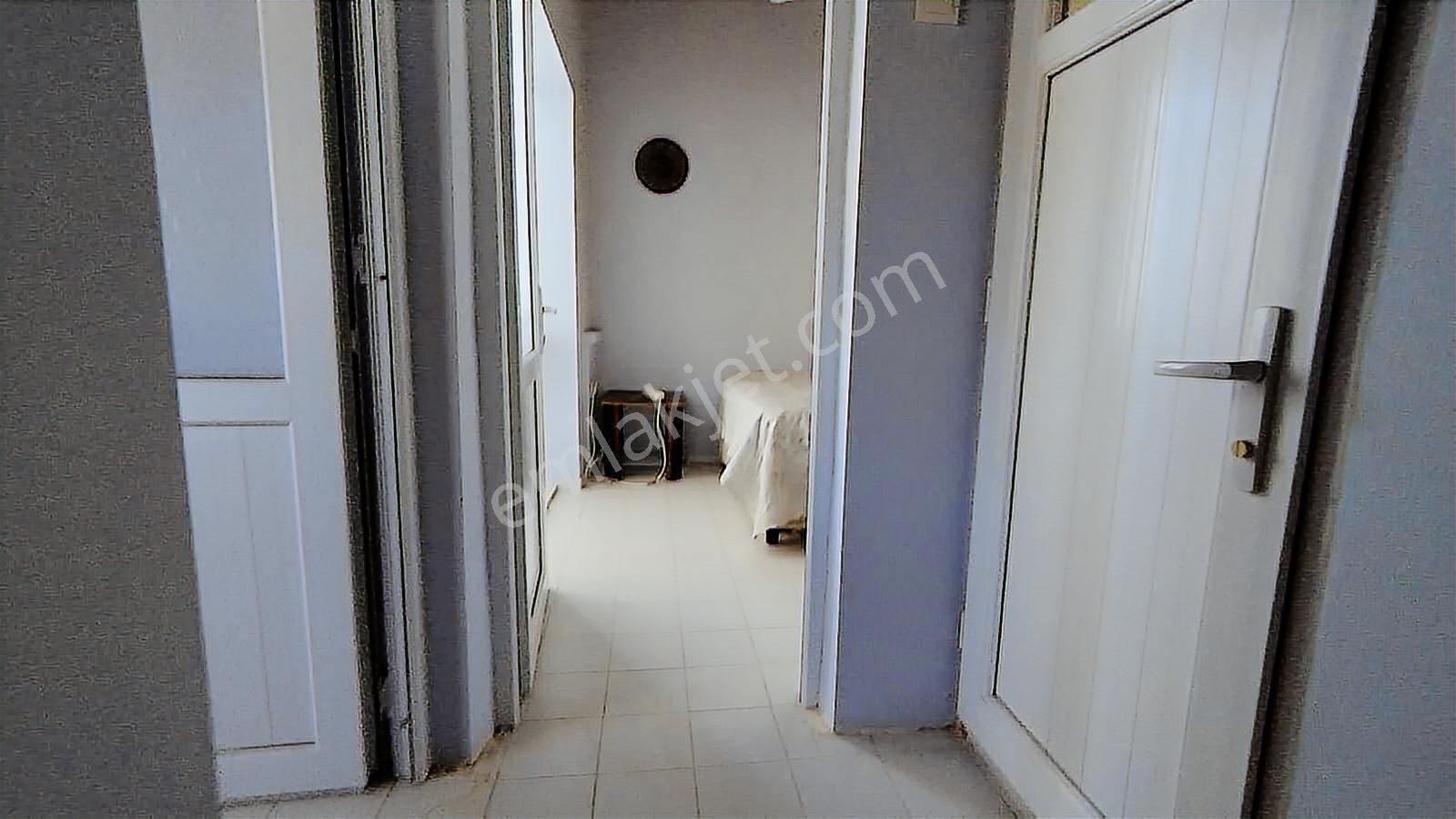 Çeşme Burcu Sitesinde Full Tadilatlı Büyük Bahçeli 3+1 Villa!!! — fotoğraf 22